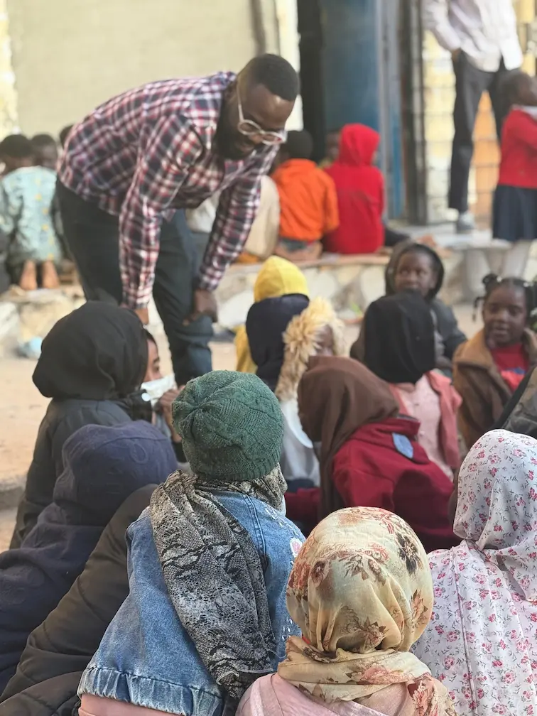 Another scene of community support in Cairo. 